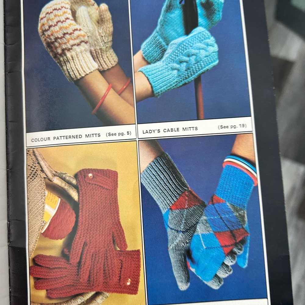 🔥$2 patrons gloves Colorful Knit Mittens and Gloves - Picture 10 of 10